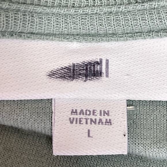 J. Jill Sage Green V-neck Knit Top Front Pockets Casual Coastal Comfy Sz LG - Picture 6 of 8